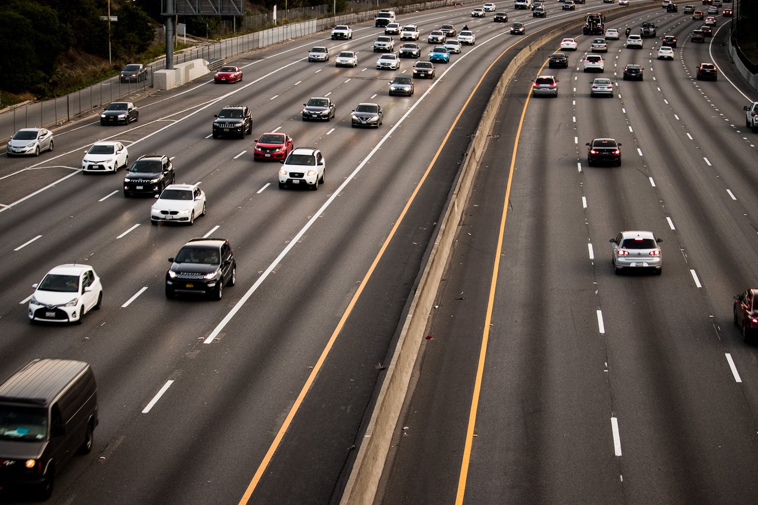 Fulton Co, GA – Injuries Reported in Car Accident on I-75/85 at Williams St