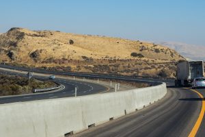 Atlanta, GA - Victims Hurt in Three-Car Wreck on I-285 at Ashford Dunwoody Rd 2 Atlanta, GA - Victims Hurt in Three-Car Wreck on I-285 at Ashford Dunwoody Rd